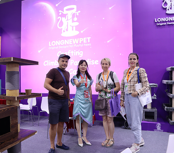 التواصل في المعرض